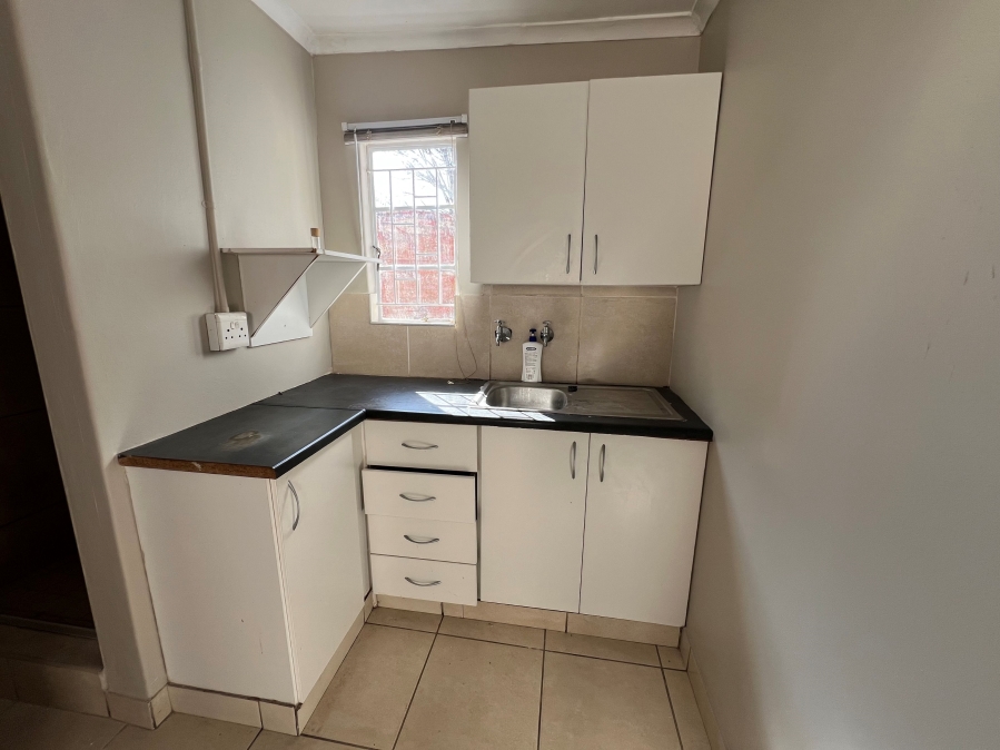 To Let 1 Bedroom Property for Rent in Irene Park North West